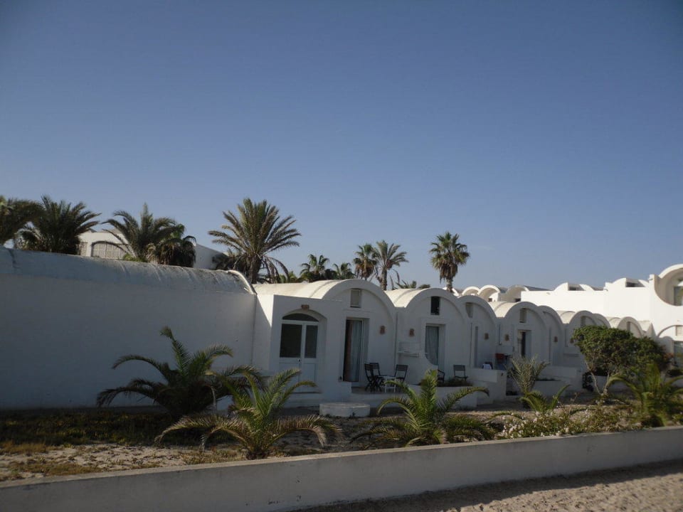 Vom Strand aus gesehen Hotel Meninx Djerba