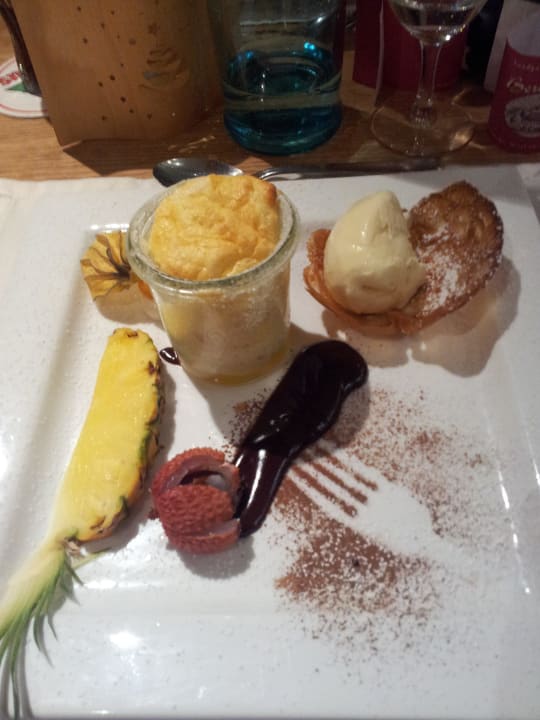 Mandarinen Souffle und Valhrona Schokolade   Hotel Landgasthof Bergblick