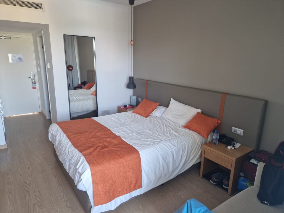 Zimmer Crystal Springs Beach Hotel