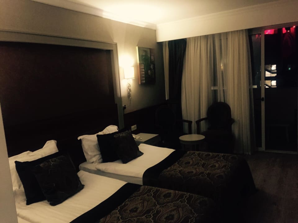 Zimmer Well Palace Side