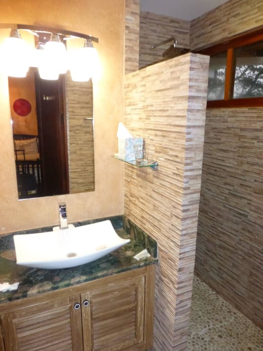 Design Bad mit Regendusche, wenig Wasserdruck Hotel Buena Vista