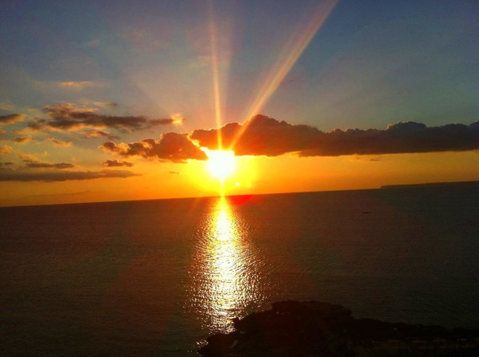 Sonnenuntergang vom Hotelzimmer aus Bikini Island & Mountain Hotel Es Trenc