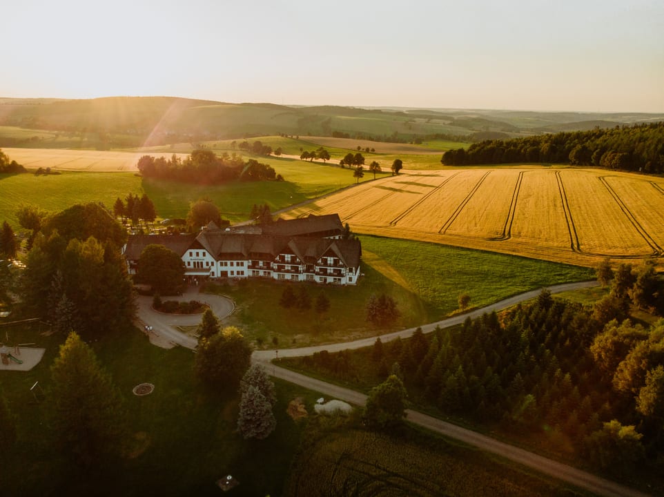 Außenansicht Waldhotel Kreuztanne