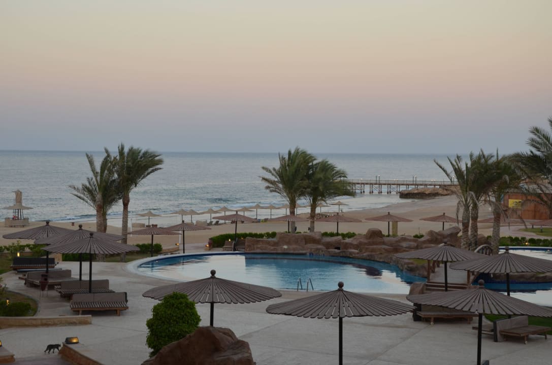 Zachód słońca widziany z tarasu Coral Hills Resorts & SPA