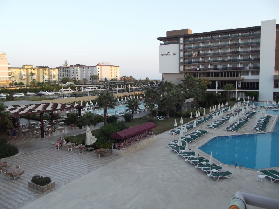 Pool Hotel Royal Garden Beach