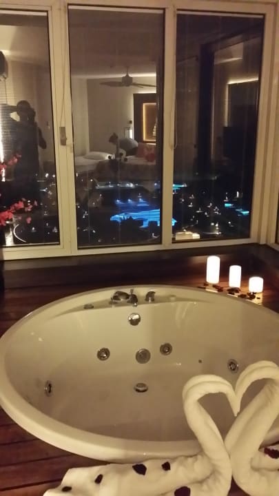 Jacuzzi  Limak Lara Deluxe Hotel & Resort