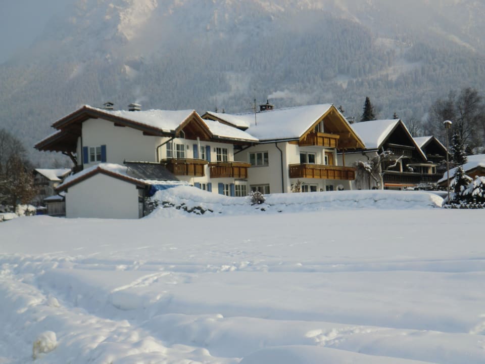 Landhaus Dobler von hinten seitlich Ferienwohnungen Landhaus Dobler
