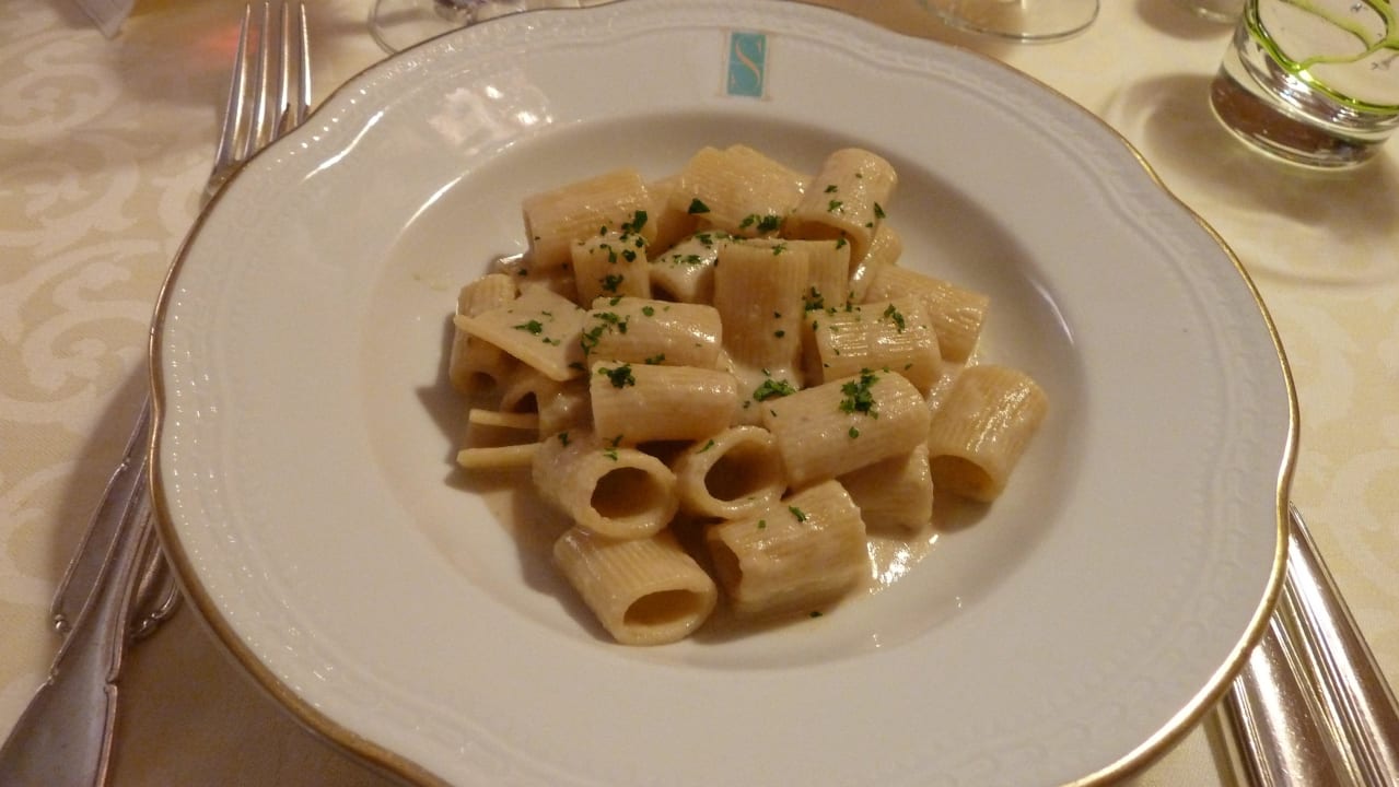 Mezzemaniche panna e funghi (senza ombra di fungo) Hotel Spinale