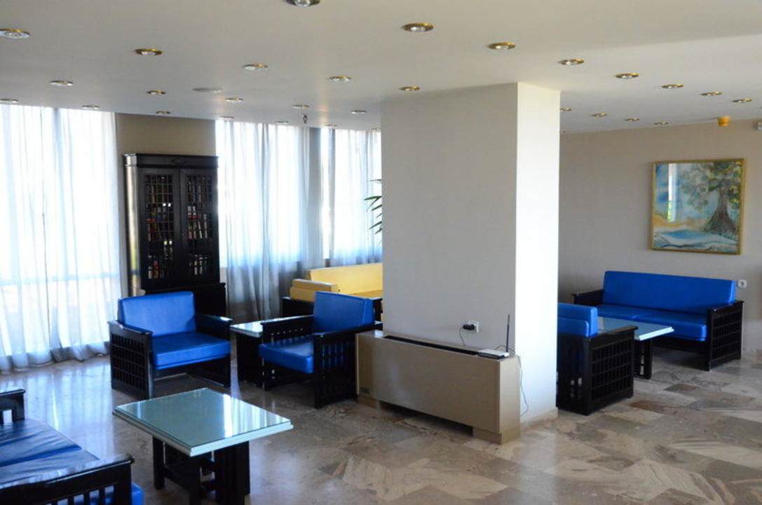 Kącik - Hall - Biblioteka Hotel Peli