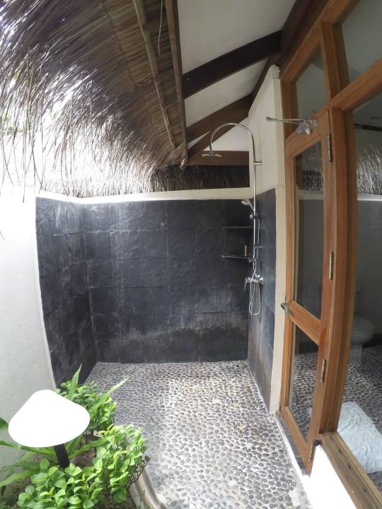 Duschen unter freiem Himmel Kuramathi Maldives
