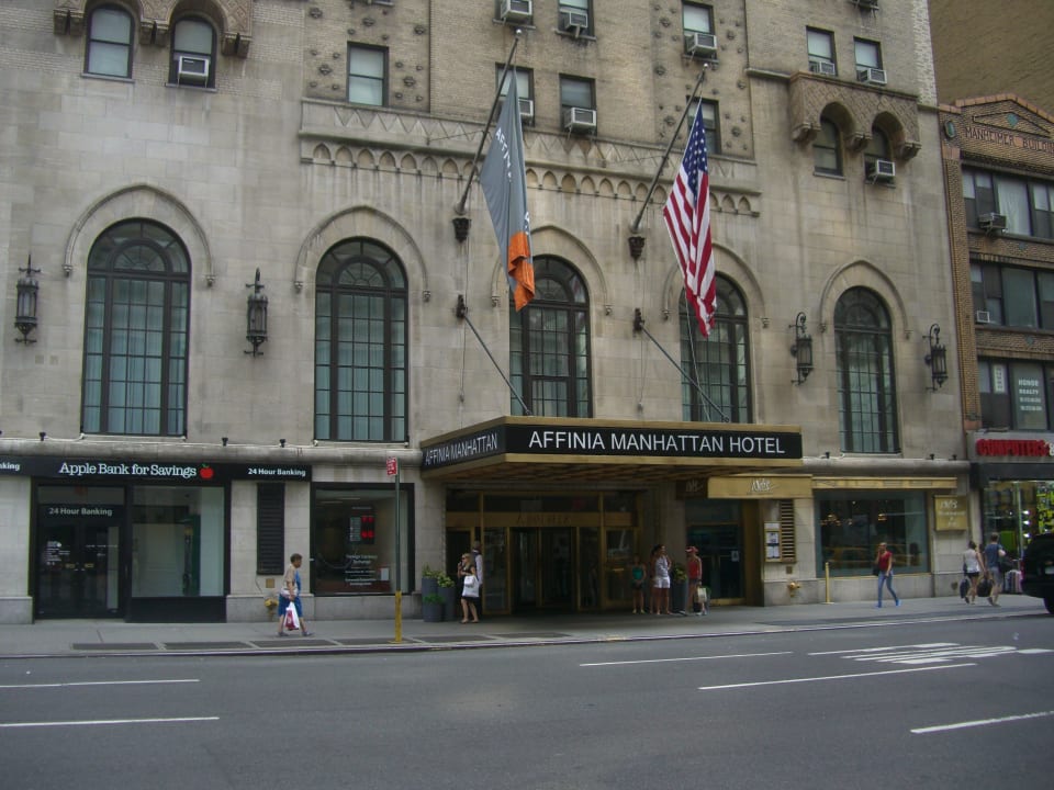Hoteleingang Affinia Manhattan Stewart Hotel