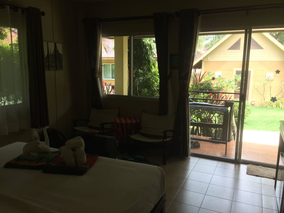 Blick in den Garten  Hotel Lanta Castaway Resort