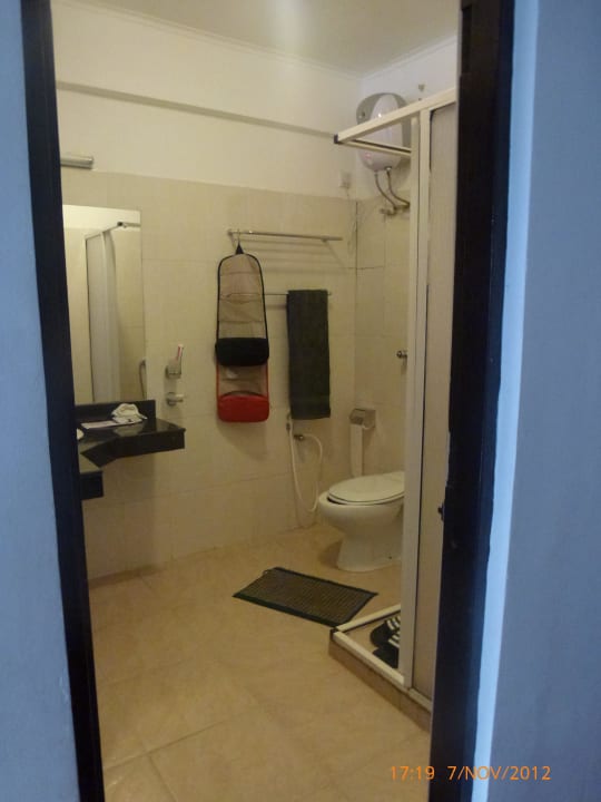 Badezimmer (Zimmer 220) Hotel Lanka Supercorals