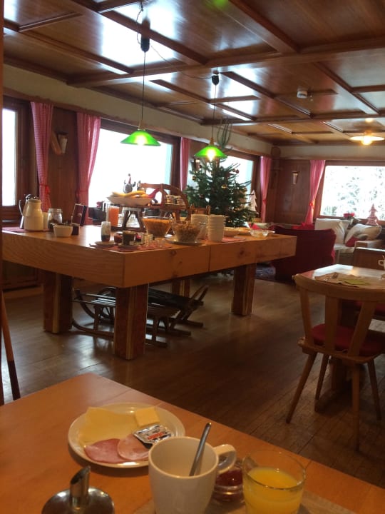 Frühstück wie zu Hause Berggasthof Auerhahn