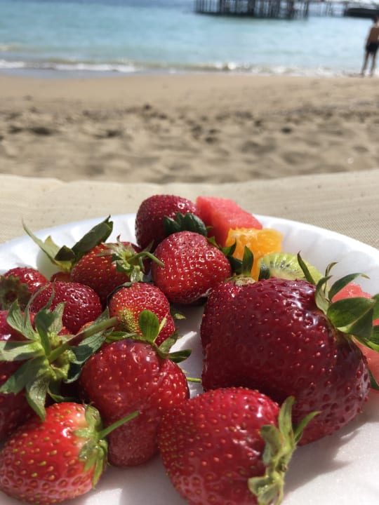 Strand Azura Deluxe Resort & Spa Hotel