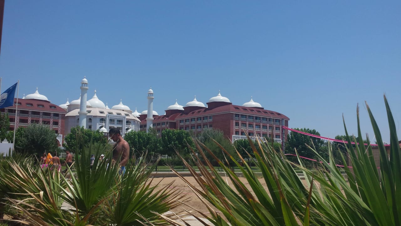 ...vom Strand gesehen Royal Taj Mahal Hotel