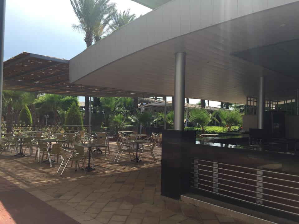 Bar vor dem Amphitheater Hotel Delphin Diva