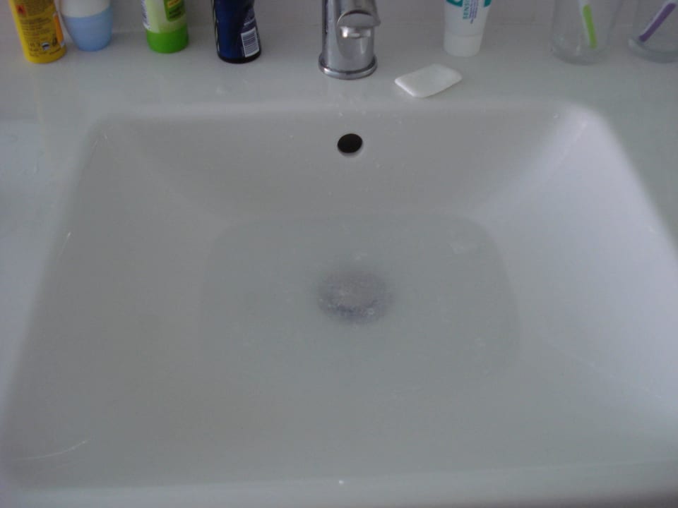 Wasser läuft nur sehr langsam ab HM Tropical