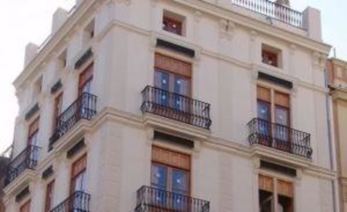 Fachada edificio  Valenciaflats Torres de Serrano