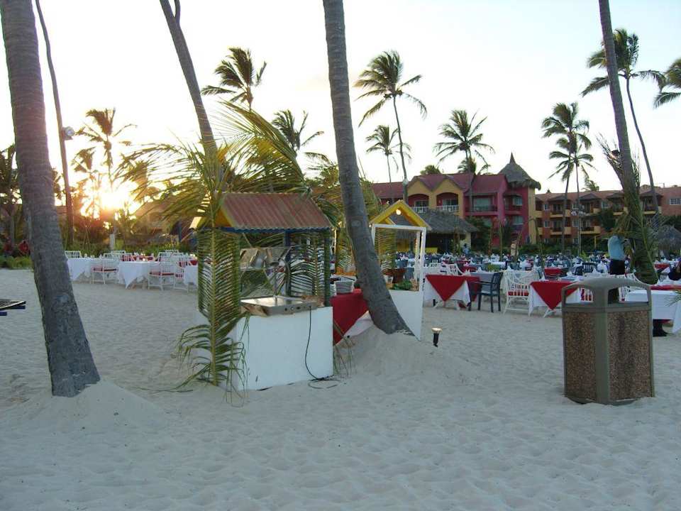 1 Mal wöchtlich Essen am Strand Punta Cana Princess All Suites Resort & Spa