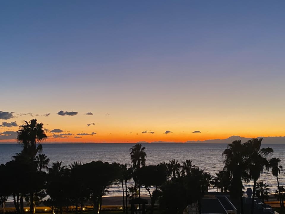 Ausblick Acanthus Cennet Barut Collection