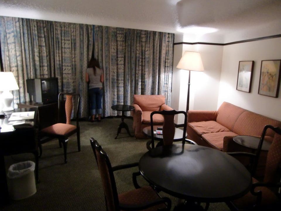 Wohnzimmer der Suite Hotel Nairobi Safari Club