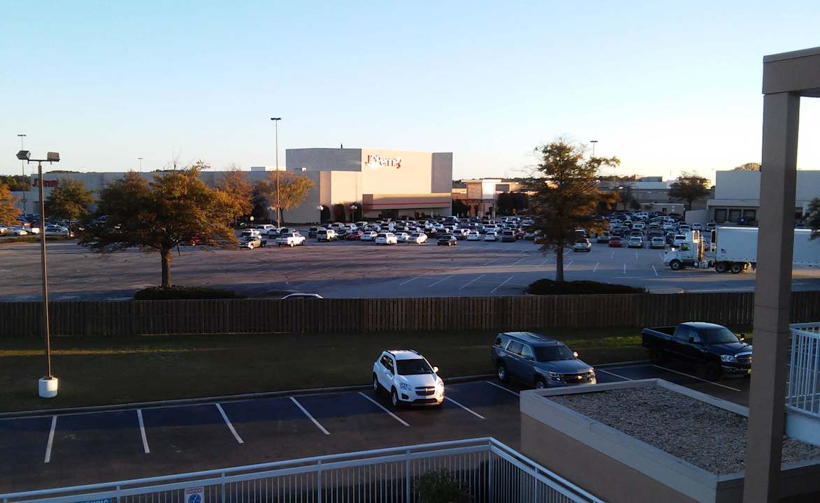 Immer gut besuchte Mall Hotel Fairfield Inn- by Marriott Fayetteville