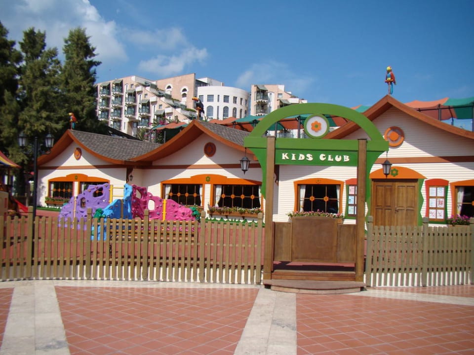 Мини клуб Limak Limra Hotel & Resort