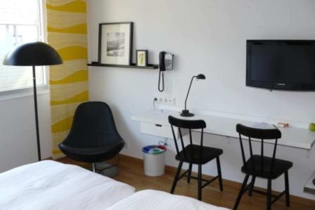 Sitting corner/TV/working table Westcord Hotel Delft