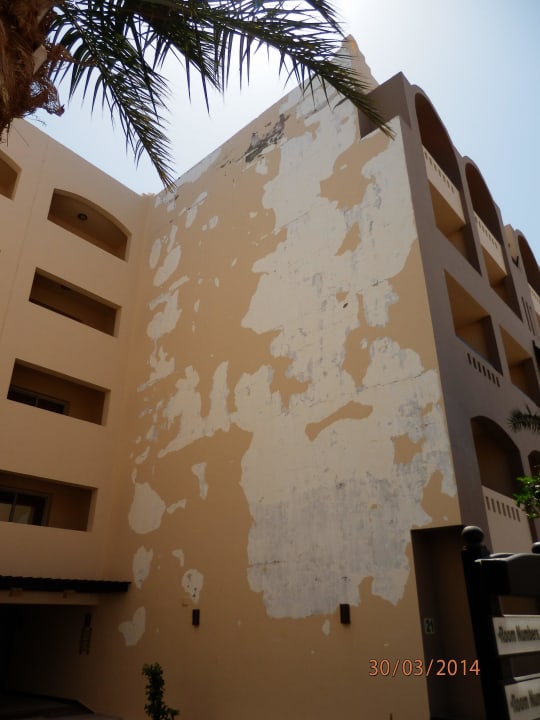 Ściana hotelu El Karma Aqua Beach Resort