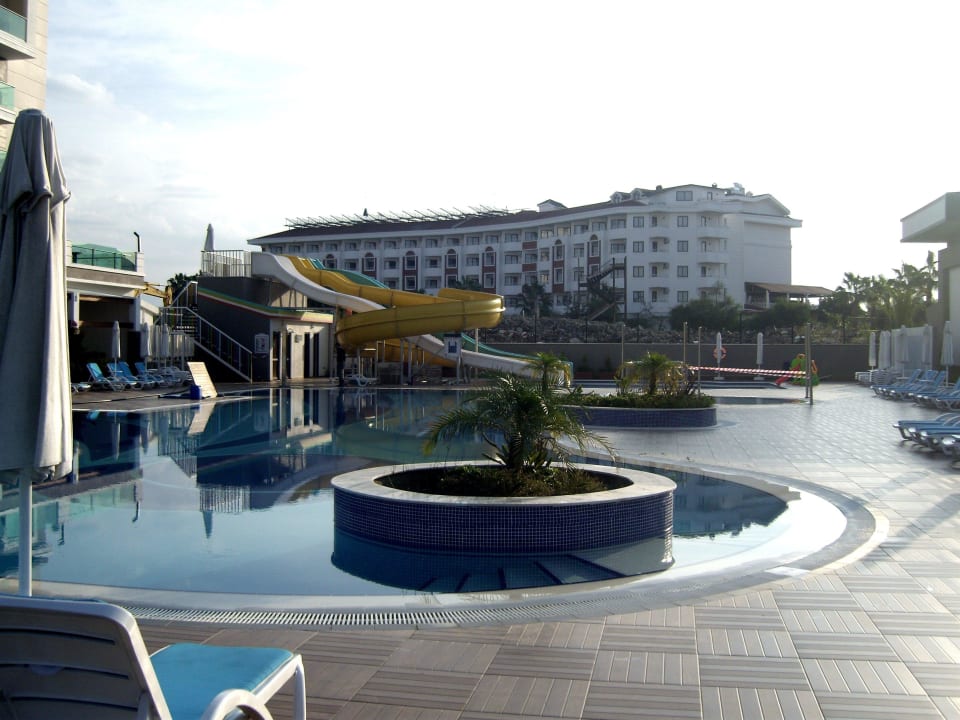 Baggerarbeiten für neues Hotel Luna Blanca Resort & Spa