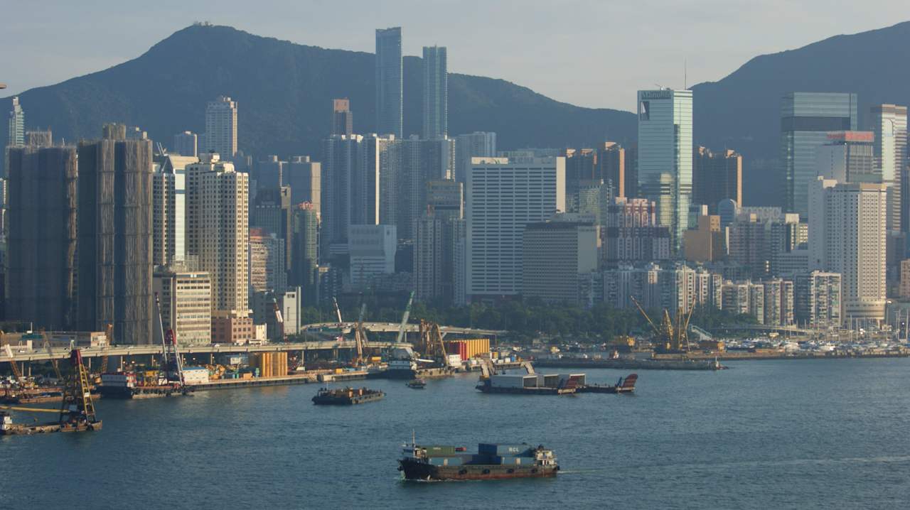 Aussicht vom Pool/Poolbar Harbour Grand Kowloon