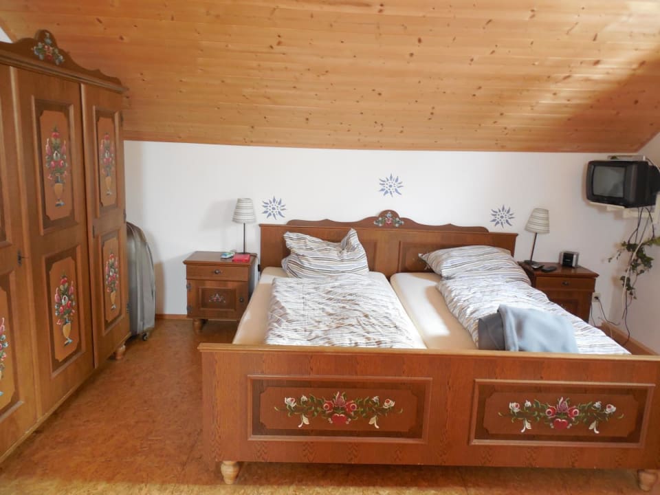 Dachstube Zimmer Nr. 7 Pension Zum Kirchenbauer