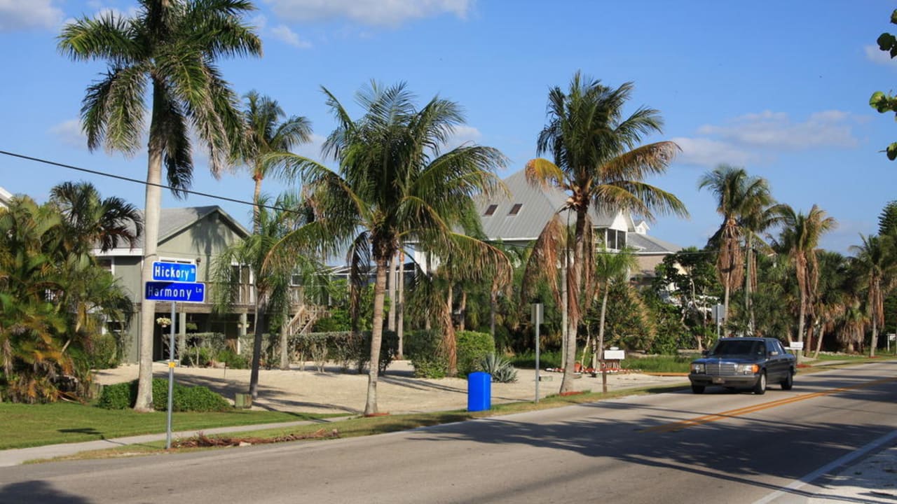 Direkte Umgebung Hotel Outrigger Beach Resort