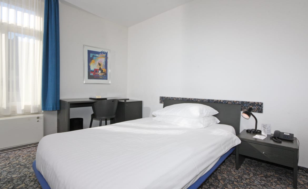 Standard Einzelzimmer  The HEY HOTEL