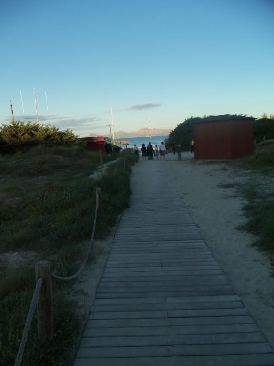 Weg vom Hotel zum Strand Zafiro Bahia