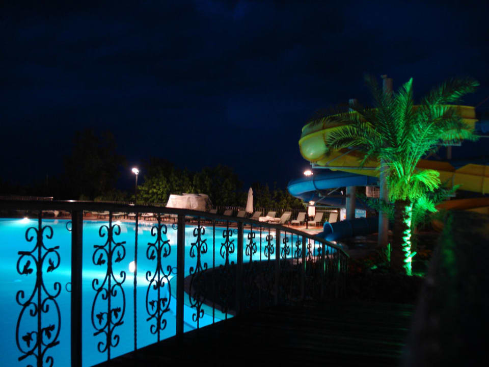 Hotel at night Hotel Turan Prince