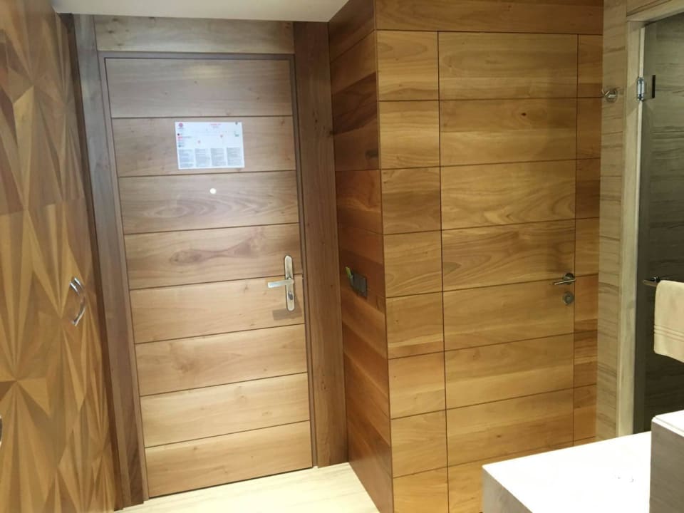Standard Swim up Room Acanthus Cennet Barut Collection