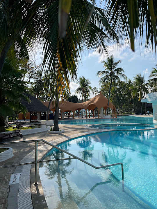 Pool Hotel Southern Palms Beach Resort