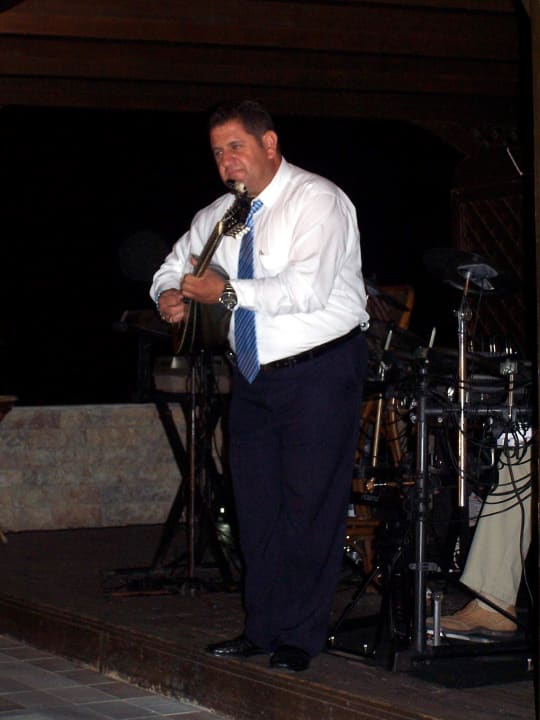 Savvas beim griechischen Abend Hotel Kalithea Horizon Royal