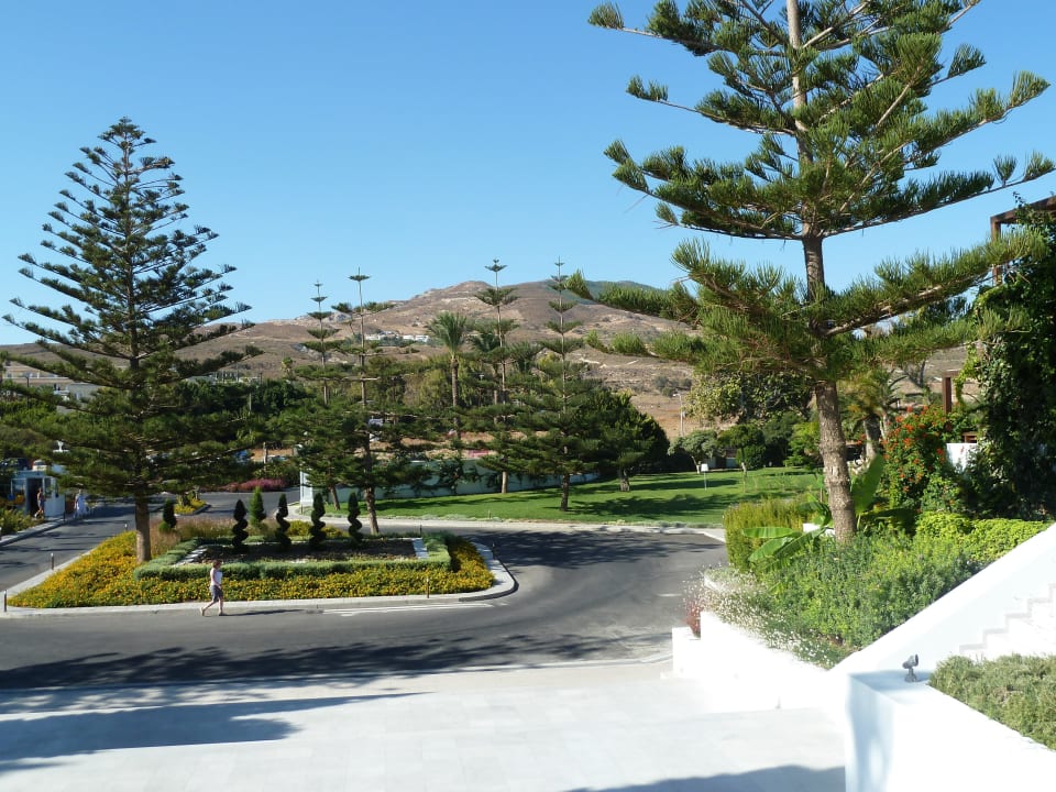 Blick vom Hoteleingang TUI BLUE Oceanis Beach and Spa Resort