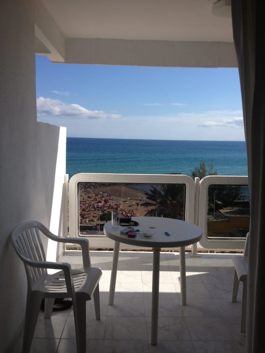 Blick vom Wohnzimmer zum Balkon Hotel Europalace