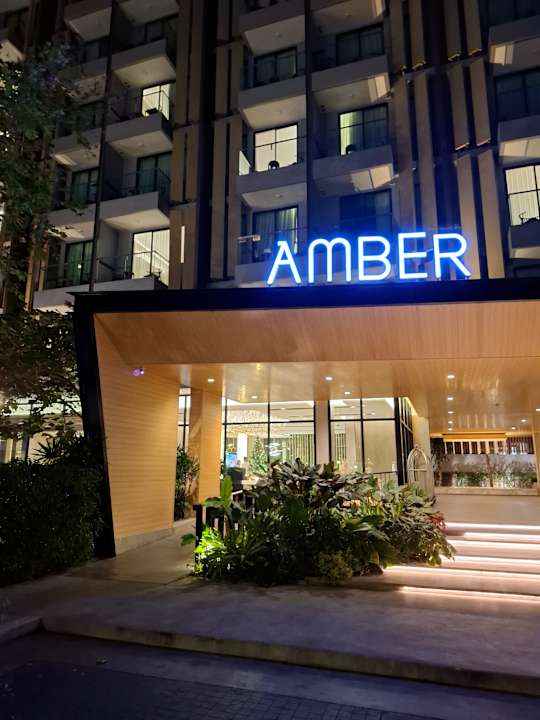 Außenansicht Hotel Amber Pattaya