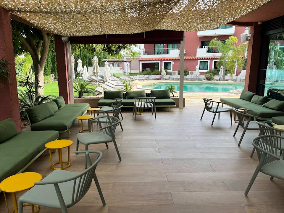 Gastro Topázio Vibe Beach Hotel & Apartments