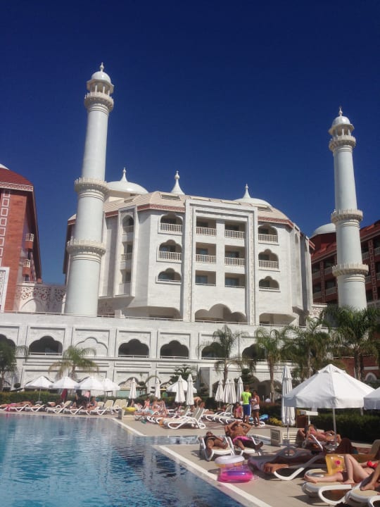 Außenansicht Royal Taj Mahal Hotel