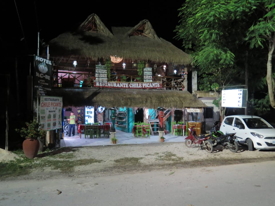 Hotel bei Nacht Hotel Sac Be