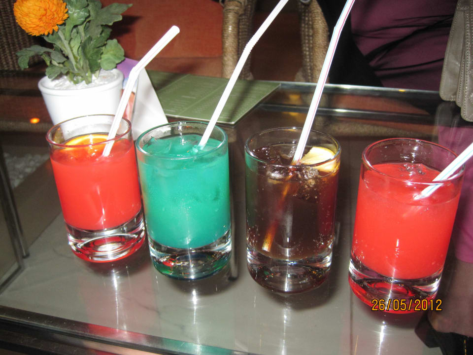 4 Kindercocktails,natürlich ohne Alkohol Limak Lara Deluxe Hotel & Resort