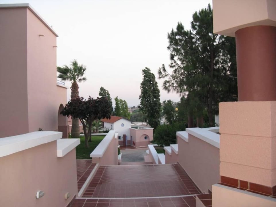 Hotelowe alejki Mitsis Rodos Village