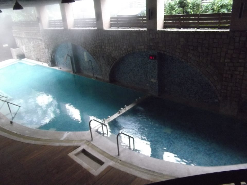 Pool mit Masagedüsen Hoya Hot Spring Resort & Spa