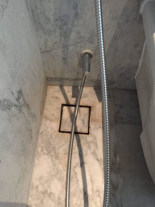 Abfluss Badbereich Hilton Pattaya